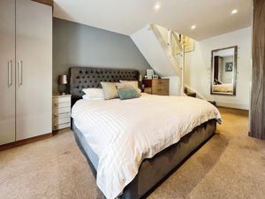 MASTER BEDROOM- click for photo gallery